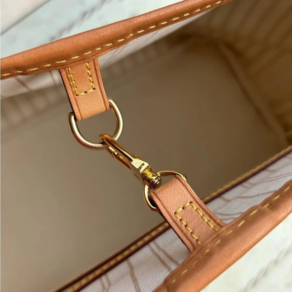 AUTH LOUIS VUITTON DAMIER AZUR MM - Picture 5 of 8